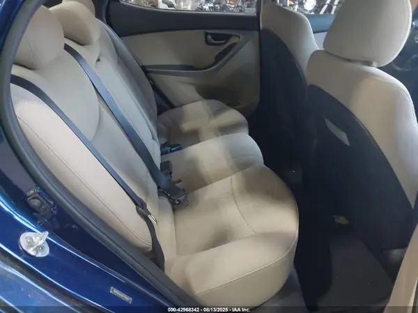 5NPDH4AE5GH795815 2016 HYUNDAI ELANTRA - Image 8
