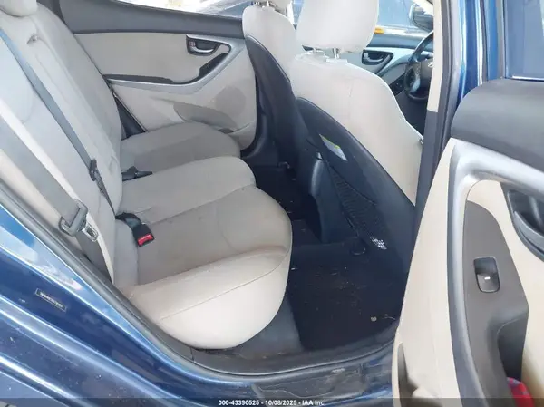 5NPDH4AE5GH795829 2016 HYUNDAI ELANTRA - Image 8
