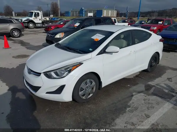 5NPDH4AE5GH797354 2016 HYUNDAI ELANTRA - Image 2