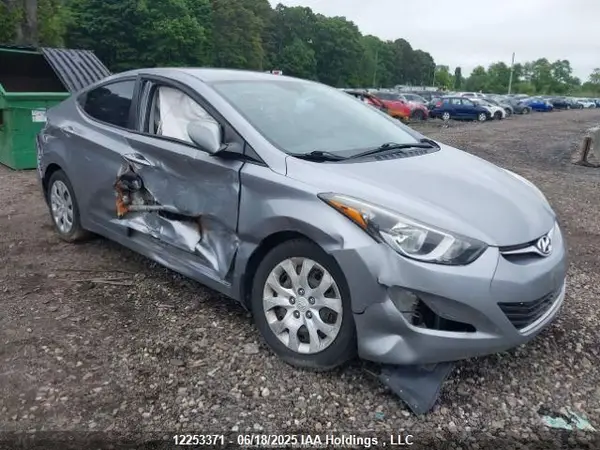 5NPDH4AE5GH798469 2016 HYUNDAI ELANTRA - Image 1