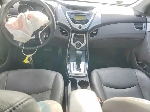 5NPDH4AE6BH000439 2016 HYUNDAI ELANTRA - Image 8