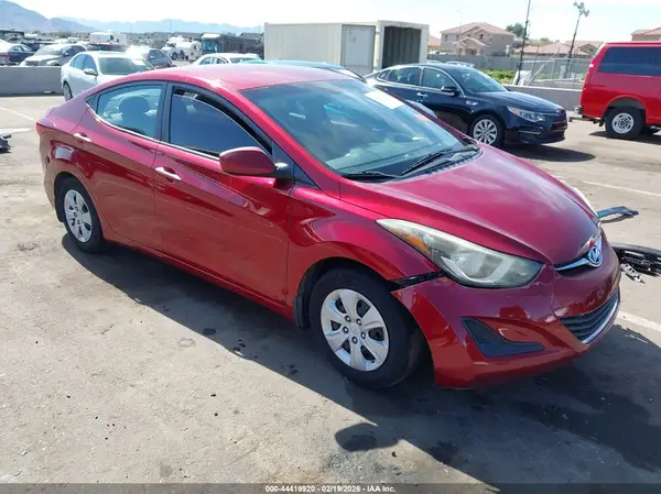 5NPDH4AE6G8667955 2016 HYUNDAI ELANTRA - Image 1