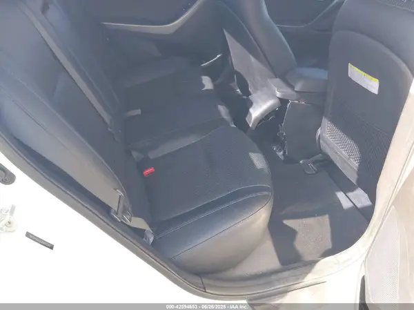 5NPDH4AE6GH655529 2016 HYUNDAI ELANTRA - Image 8