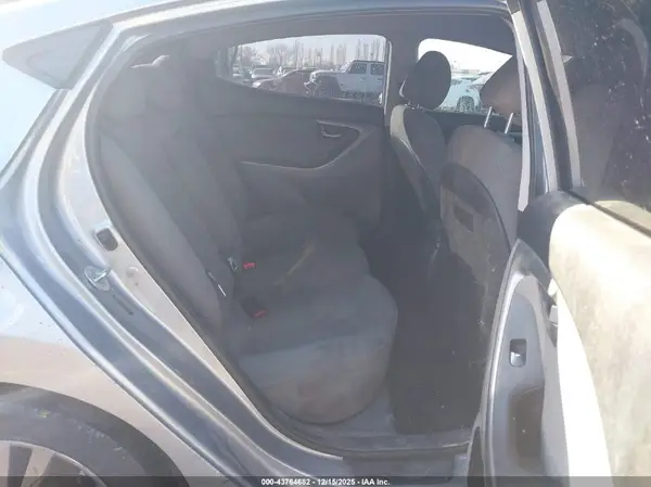 5NPDH4AE6GH657202 2016 HYUNDAI ELANTRA - Image 8