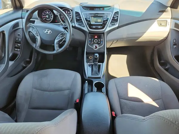 5NPDH4AE6GH659743 2016 HYUNDAI ELANTRA - Image 8