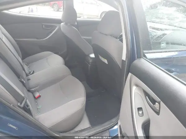 5NPDH4AE6GH662707 2016 HYUNDAI ELANTRA - Image 8