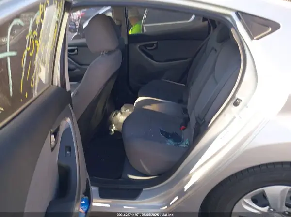 5NPDH4AE6GH666420 2016 HYUNDAI ELANTRA - Image 8
