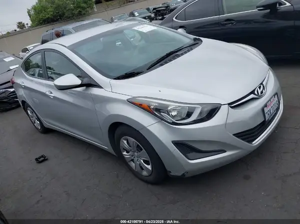 5NPDH4AE6GH667082 2016 HYUNDAI ELANTRA - Image 1