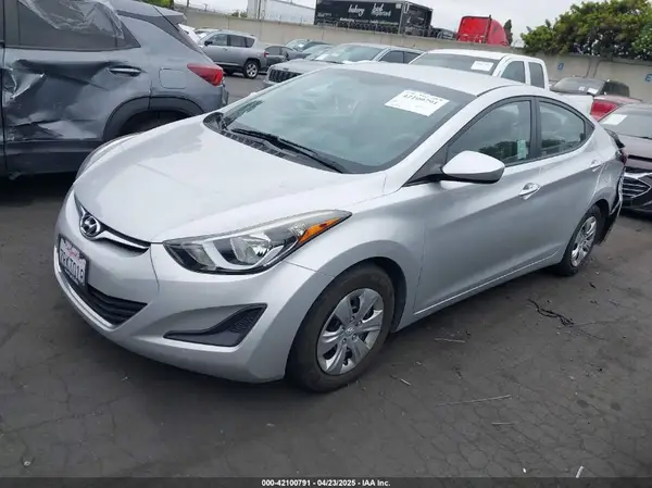 5NPDH4AE6GH667082 2016 HYUNDAI ELANTRA - Image 2