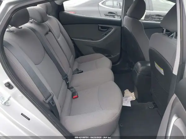 5NPDH4AE6GH667082 2016 HYUNDAI ELANTRA - Image 8