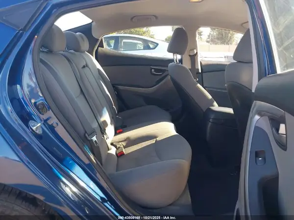 5NPDH4AE6GH667387 2016 HYUNDAI ELANTRA - Image 8