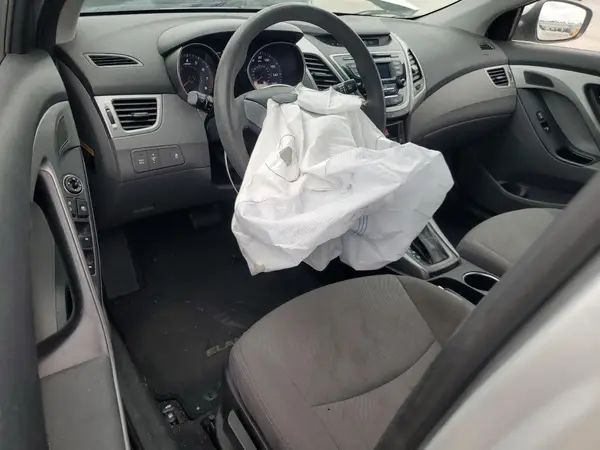 5NPDH4AE6GH672685 2016 HYUNDAI ELANTRA - Image 8