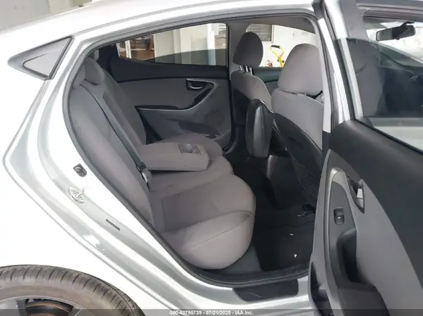 5NPDH4AE6GH674209 2016 HYUNDAI ELANTRA - Image 8