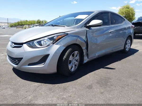 5NPDH4AE6GH676073 2016 HYUNDAI ELANTRA - Image 2