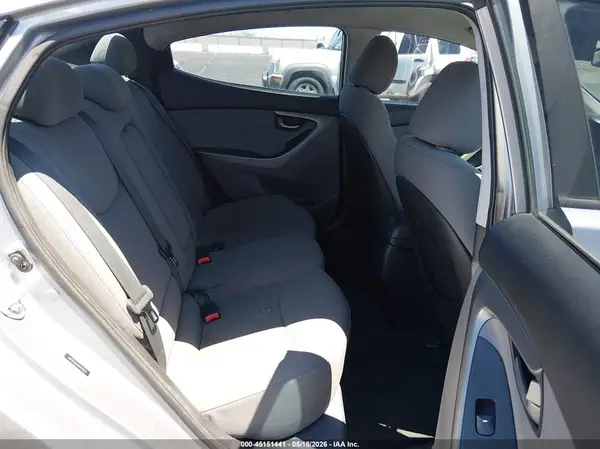 5NPDH4AE6GH676073 2016 HYUNDAI ELANTRA - Image 8