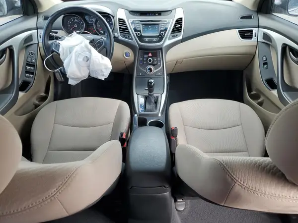 5NPDH4AE6GH677109 2016 HYUNDAI ELANTRA - Image 8