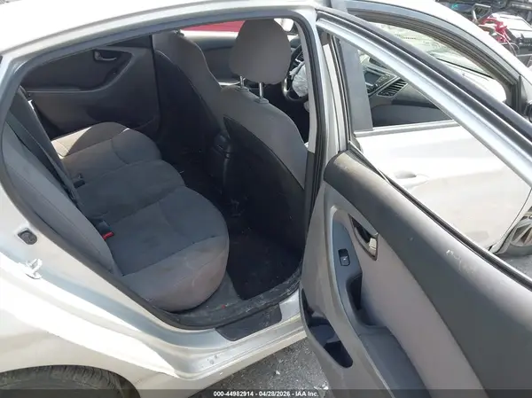 5NPDH4AE6GH681872 2016 HYUNDAI ELANTRA - Image 8
