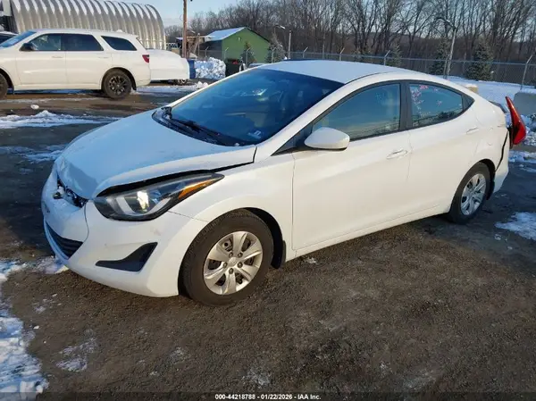 5NPDH4AE6GH682875 2016 HYUNDAI ELANTRA - Image 2