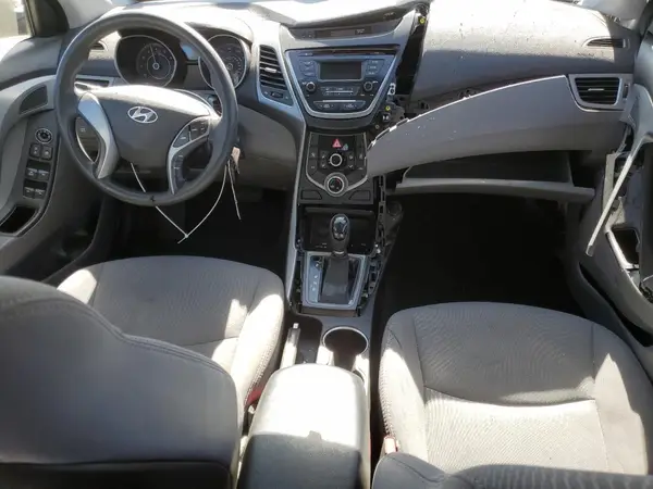 5NPDH4AE6GH684898 2016 HYUNDAI ELANTRA - Image 8