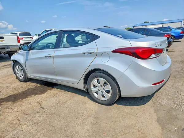 5NPDH4AE6GH685985 2016 HYUNDAI ELANTRA - Image 2