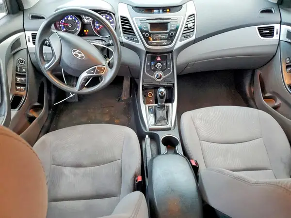 5NPDH4AE6GH687946 2016 HYUNDAI ELANTRA - Image 8