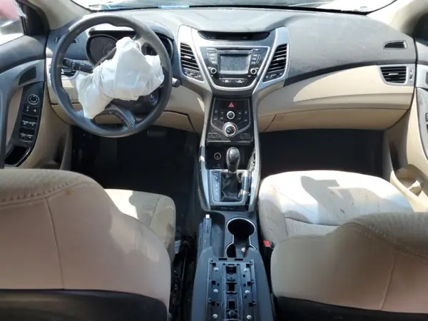 5NPDH4AE6GH688871 2016 HYUNDAI ELANTRA - Image 8