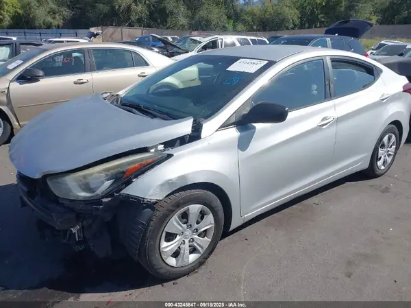 5NPDH4AE6GH692595 2016 HYUNDAI ELANTRA - Image 2
