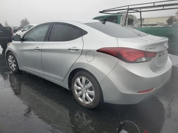 5NPDH4AE6GH692614 2016 HYUNDAI ELANTRA - Image 2