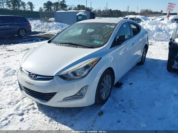 5NPDH4AE6GH693116 2016 HYUNDAI ELANTRA - Image 2