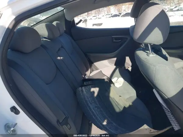5NPDH4AE6GH693116 2016 HYUNDAI ELANTRA - Image 8