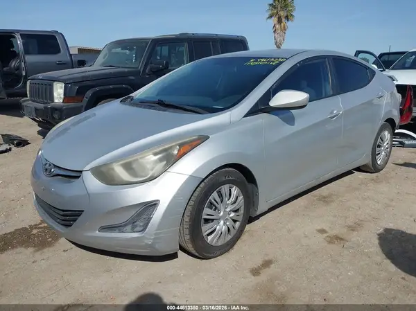 5NPDH4AE6GH695092 2016 HYUNDAI ELANTRA - Image 2