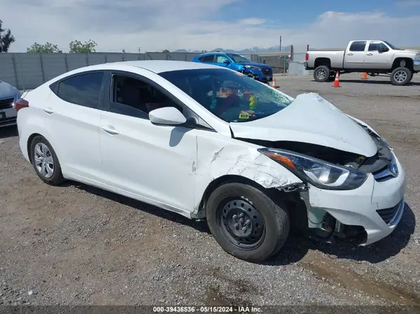5NPDH4AE6GH695559 2016 HYUNDAI ELANTRA - Image 1
