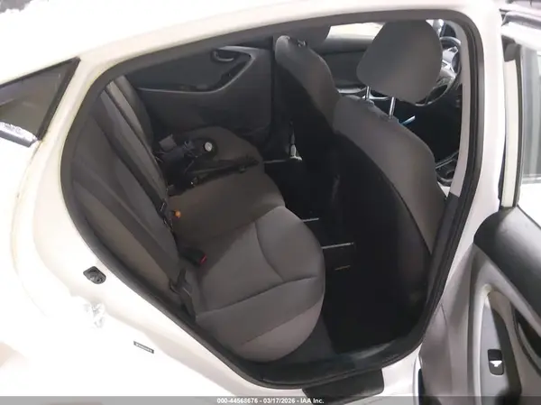 5NPDH4AE6GH698798 2016 HYUNDAI ELANTRA - Image 8