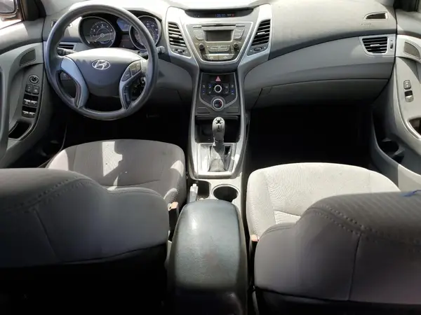 5NPDH4AE6GH698865 2016 HYUNDAI ELANTRA - Image 8