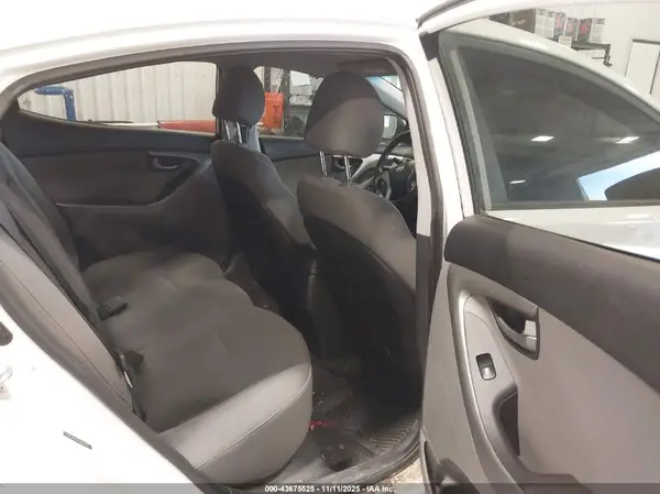 5NPDH4AE6GH699076 2016 HYUNDAI ELANTRA - Image 8