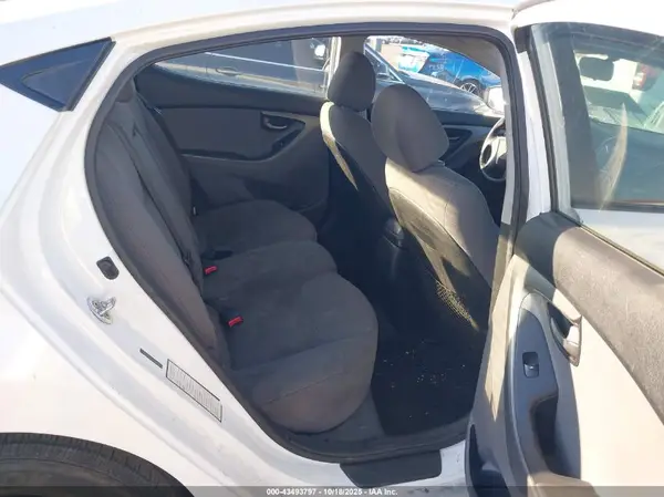 5NPDH4AE6GH700453 2016 HYUNDAI ELANTRA - Image 8