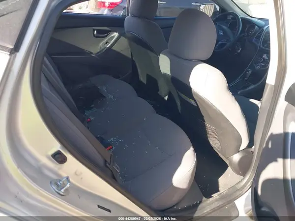 5NPDH4AE6GH702431 2016 HYUNDAI ELANTRA - Image 8