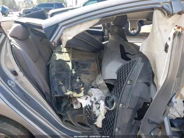 5NPDH4AE6GH704227 2016 HYUNDAI ELANTRA - Image 8