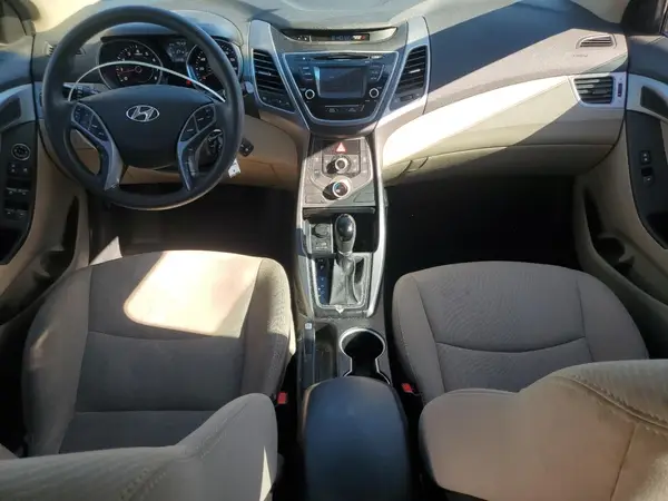5NPDH4AE6GH704597 2016 HYUNDAI ELANTRA - Image 8
