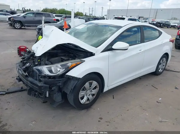 5NPDH4AE6GH704941 2016 HYUNDAI ELANTRA - Image 2