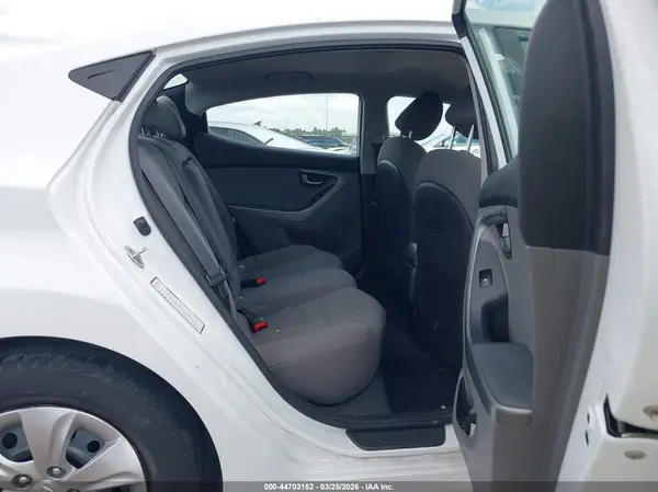 5NPDH4AE6GH704941 2016 HYUNDAI ELANTRA - Image 8