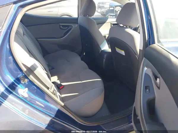 5NPDH4AE6GH708701 2016 HYUNDAI ELANTRA - Image 8