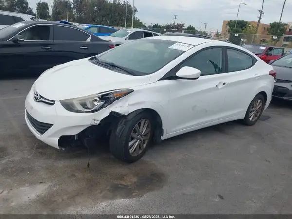 5NPDH4AE6GH709606 2016 HYUNDAI ELANTRA - Image 2