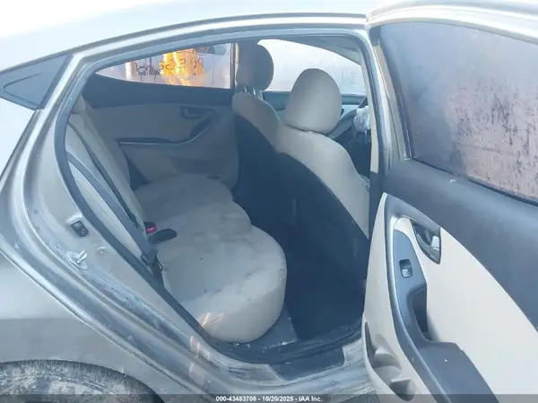 5NPDH4AE6GH710884 2016 HYUNDAI ELANTRA - Image 8
