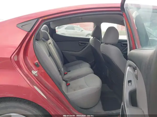 5NPDH4AE6GH710965 2016 HYUNDAI ELANTRA - Image 8