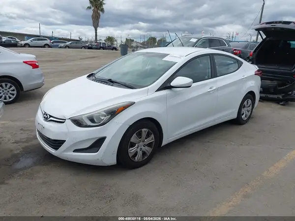 5NPDH4AE6GH711372 2016 HYUNDAI ELANTRA - Image 2
