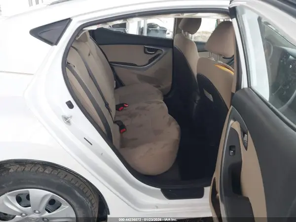 5NPDH4AE6GH711470 2016 HYUNDAI ELANTRA - Image 8