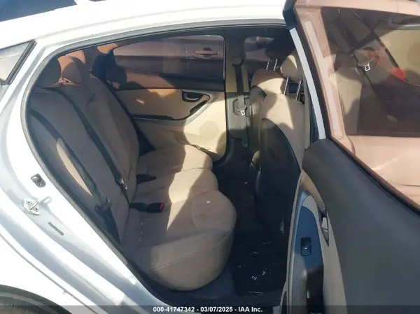 5NPDH4AE6GH713798 2016 HYUNDAI ELANTRA - Image 8