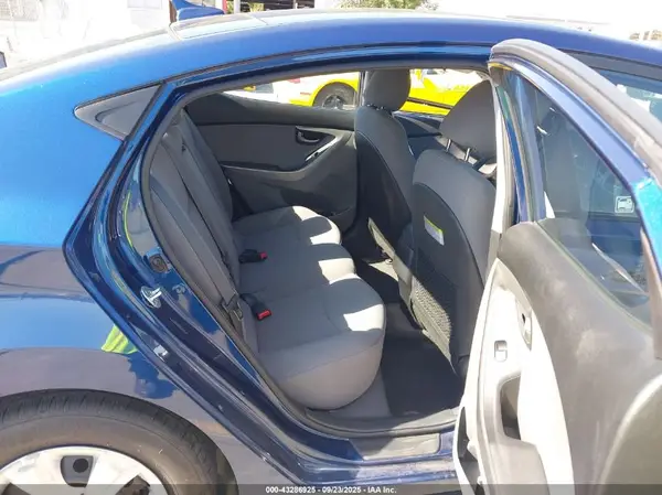 5NPDH4AE6GH714157 2016 HYUNDAI ELANTRA - Image 8