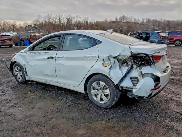 5NPDH4AE6GH716250 2016 HYUNDAI ELANTRA - Image 2